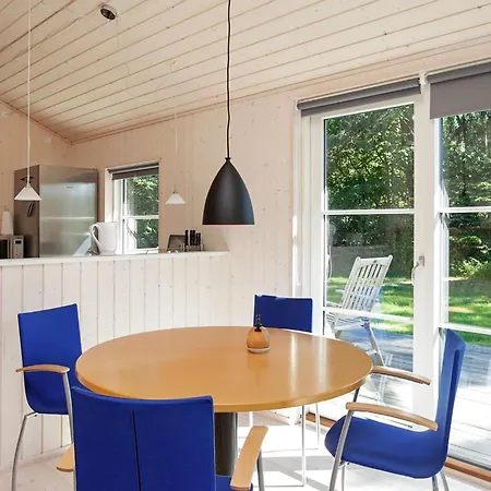 5 Person In Vaeggerlose * Bøtø By