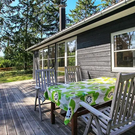 5 Person In Vaeggerlose Сasa de vacaciones Bøtø By